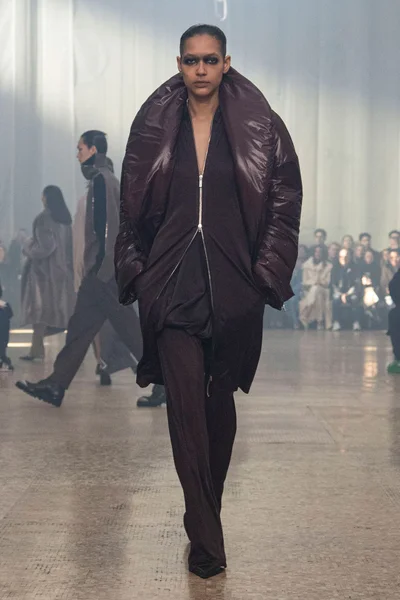 Look 19